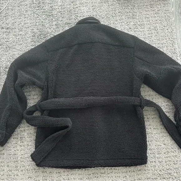 Uniqlo U Sherpa jacket with belt - Picture 13 of 14